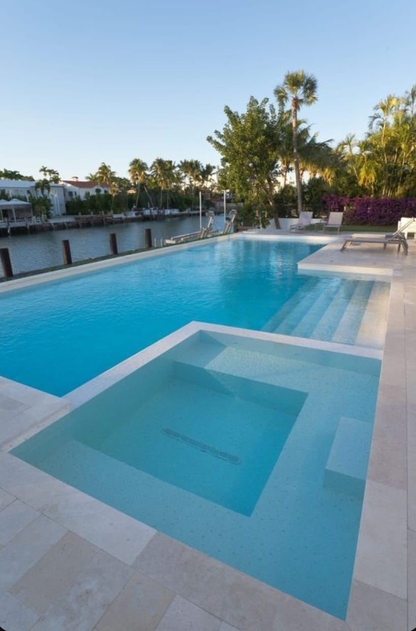 Luxury Horizon Pool